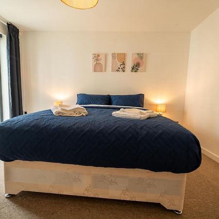 Spacious Apartment In Woking Town Centre Exteriör bild