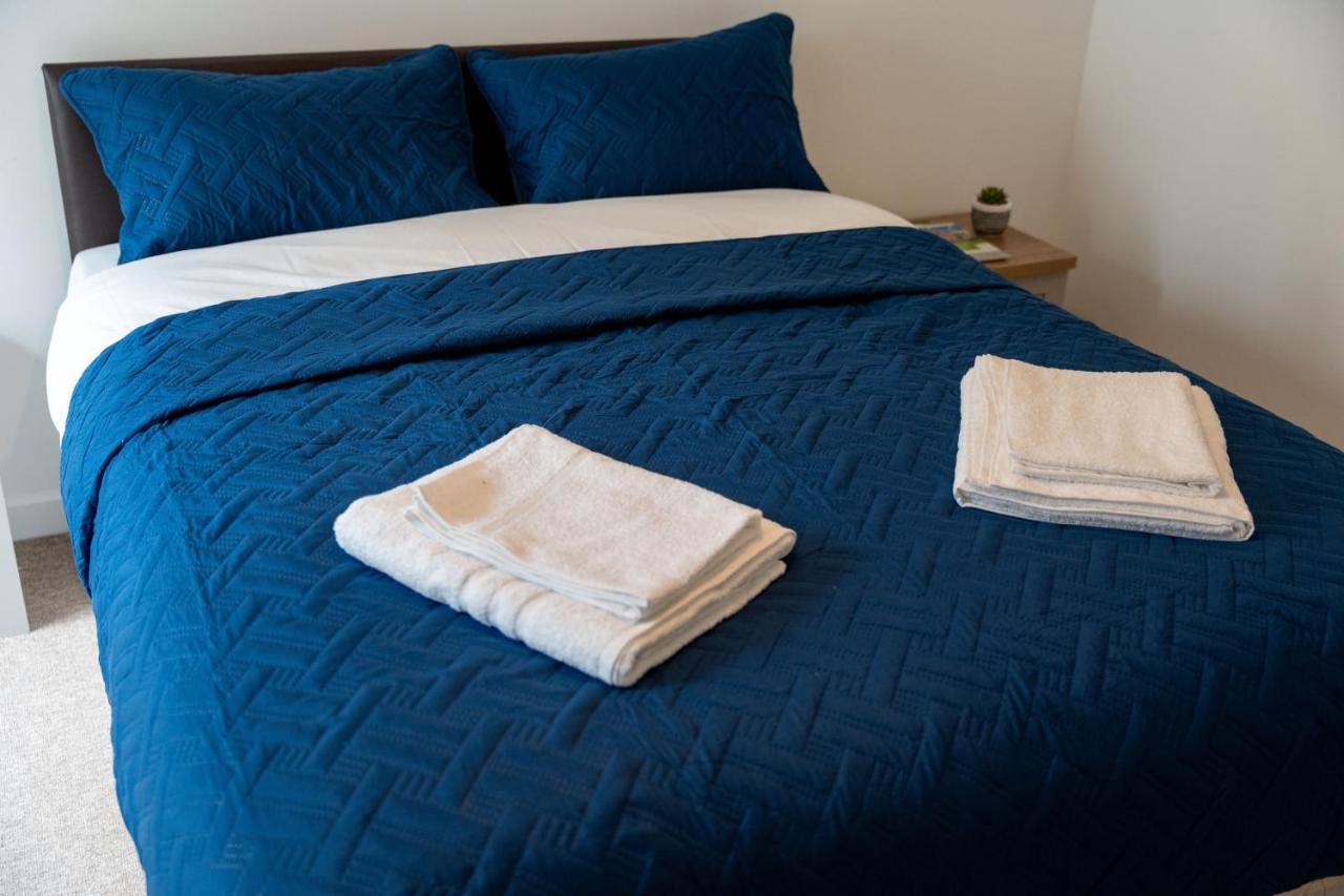 Spacious Apartment In Woking Town Centre Exteriör bild