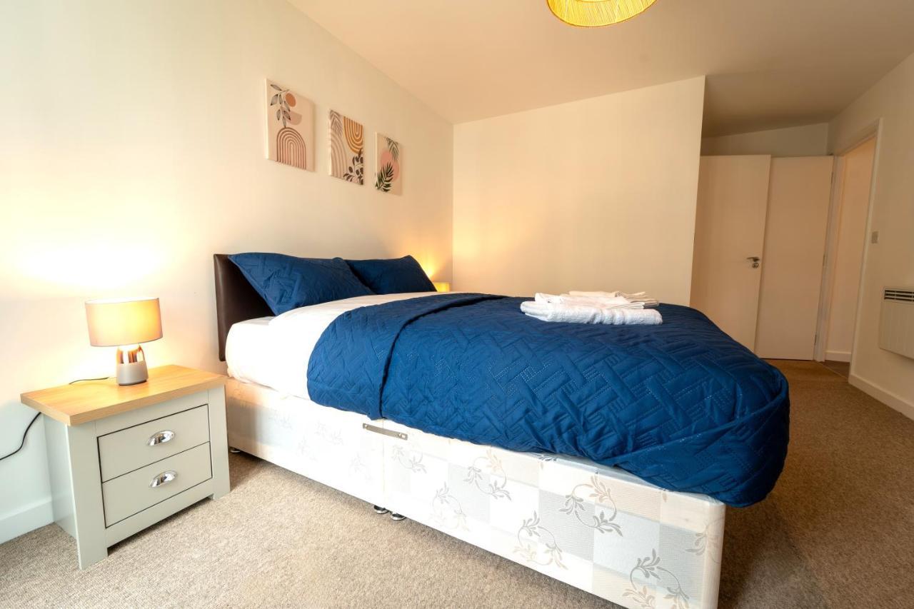 Spacious Apartment In Woking Town Centre Exteriör bild