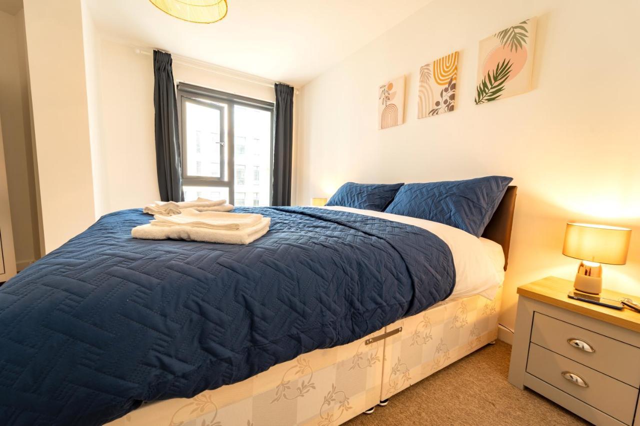 Spacious Apartment In Woking Town Centre Exteriör bild